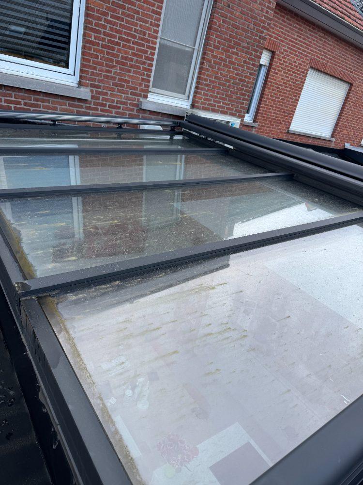 Lichtstraat vuil voor reiniging